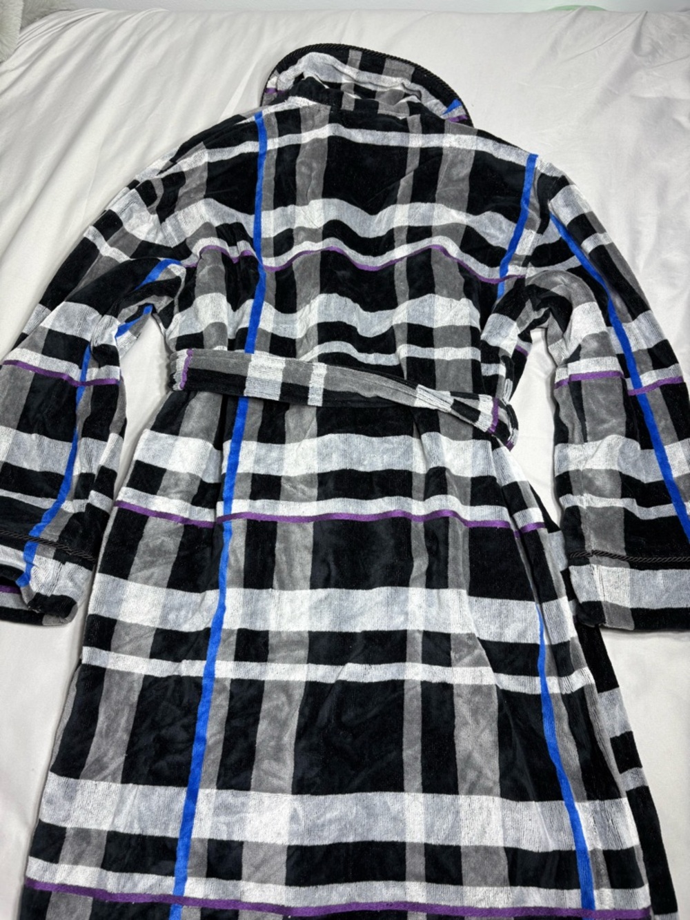 Robert Graham Black Robe with Purple Script Embroidery - Picture 12 of 12
